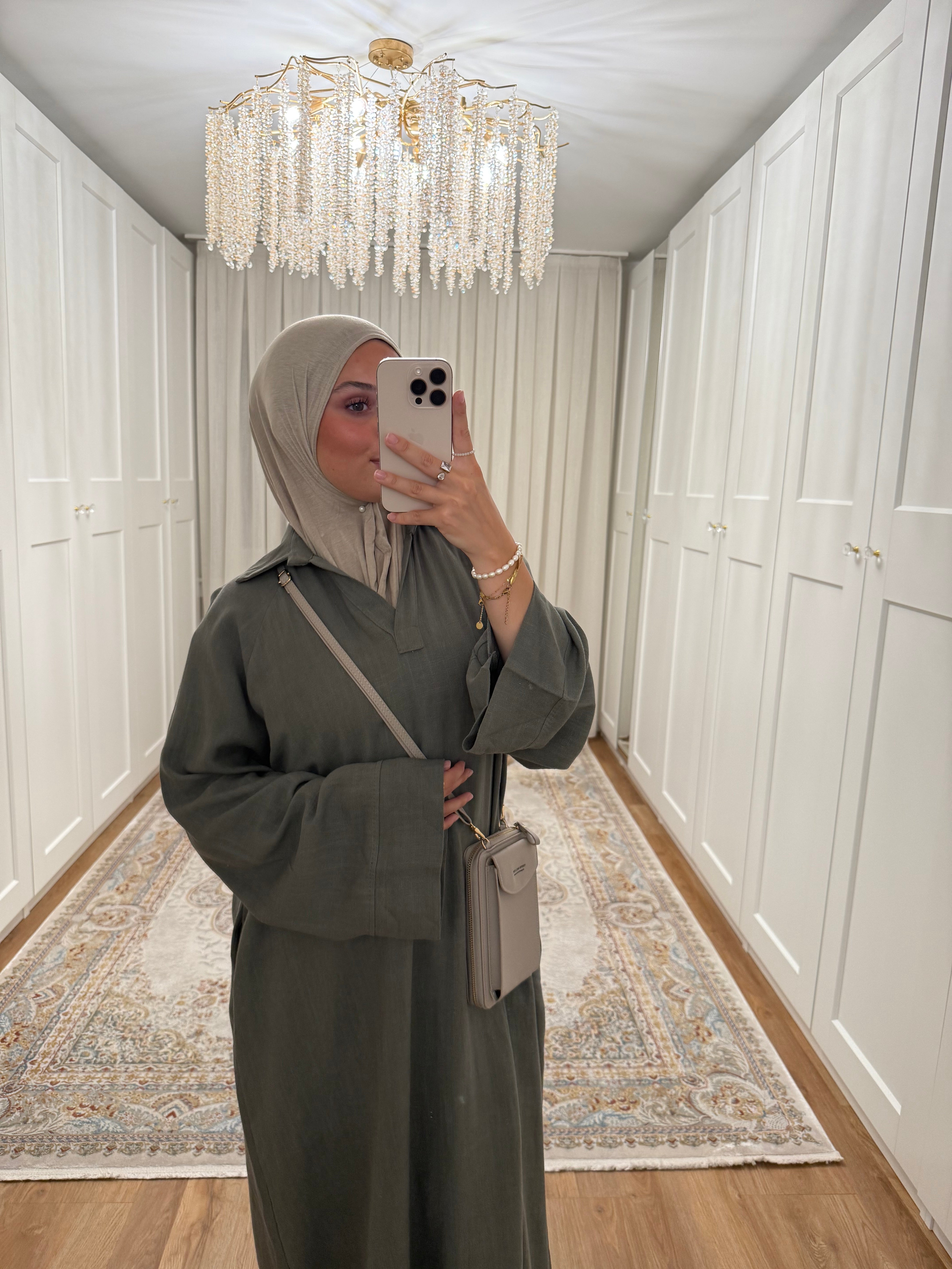 Abaya aus Viskose-Leinen-Mischung